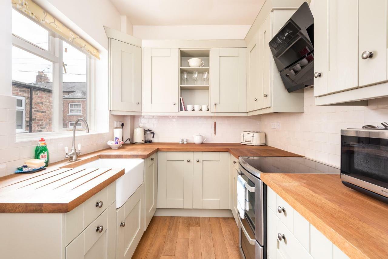 Charming Base For 5 Near Bishy Rd Pass The Keys Apartamento York Exterior foto