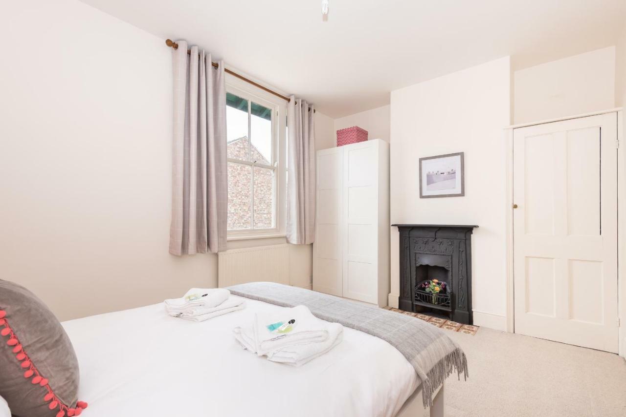 Charming Base For 5 Near Bishy Rd Pass The Keys Apartamento York Exterior foto